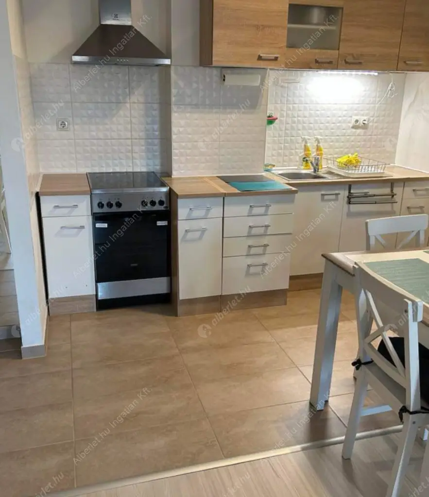 Kiadó albérlet 270000 Ft/hó áron: Budapest, VIII. kerület  Tömő utca. Mérete: 45 nm, 1 szobás | Alberlet.hu - 6584171