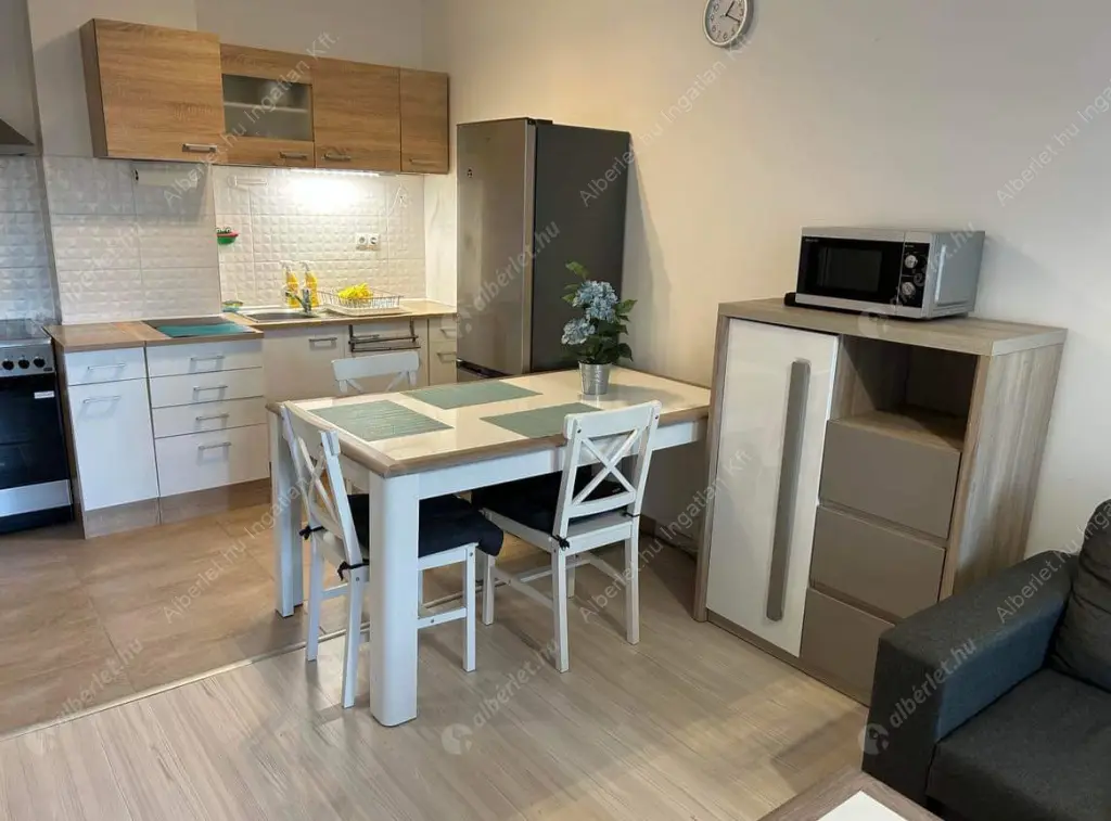 Kiadó albérlet 270000 Ft/hó áron: Budapest, VIII. kerület  Tömő utca. Mérete: 45 nm, 1 szobás | Alberlet.hu - 6584173