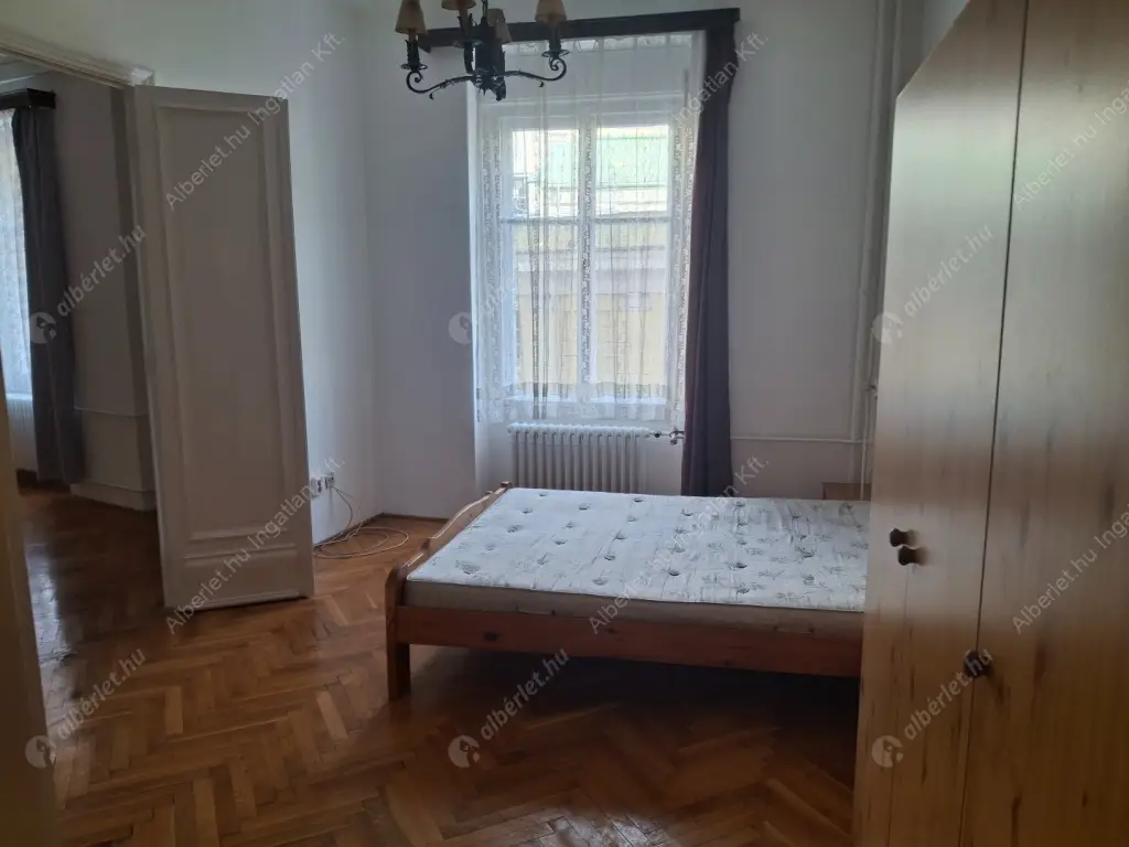 Kiadó albérlet 300000 Ft/hó áron: Budapest, VIII. kerület  Üllői út. Mérete: 90 nm, 3 szobás | Alberlet.hu - 6566239