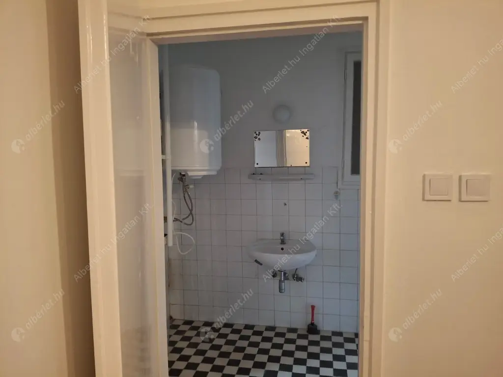 Kiadó albérlet 300000 Ft/hó áron: Budapest, VIII. kerület  Üllői út. Mérete: 90 nm, 3 szobás | Alberlet.hu - 6566251