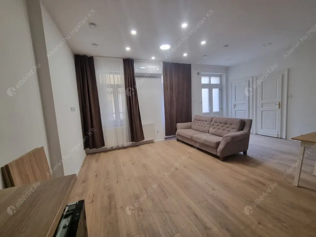 Kiadó albérlet 395000 Ft/hó áron: Budapest, VIII. kerület  Vajda Péter utca. Mérete: 94 nm, 3 szobás | Alberlet.hu - 6554419