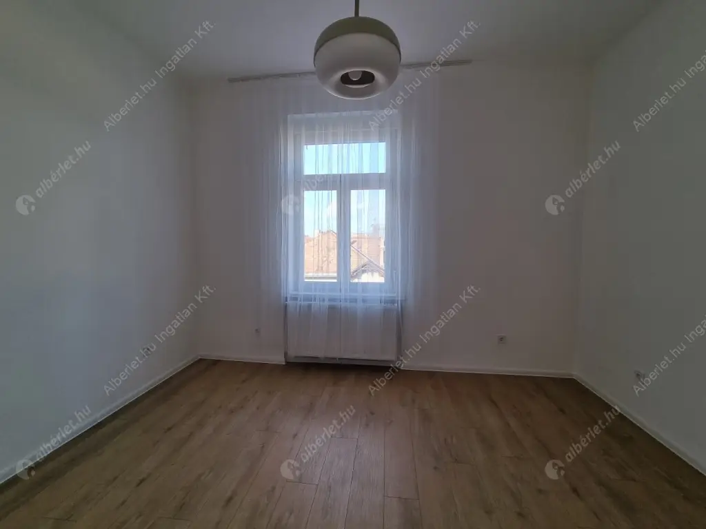 Kiadó albérlet 395000 Ft/hó áron: Budapest, VIII. kerület  Vajda Péter utca. Mérete: 94 nm, 3 szobás | Alberlet.hu - 6554423