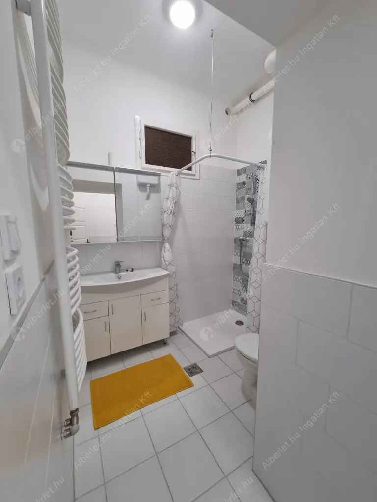 Kiadó albérlet 395000 Ft/hó áron: Budapest, VIII. kerület  Vajda Péter utca. Mérete: 94 nm, 3 szobás | Alberlet.hu - 6554426