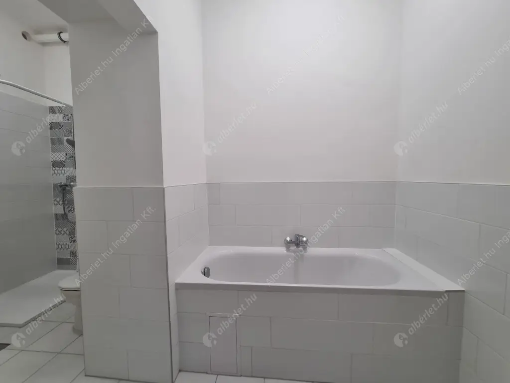 Kiadó albérlet 395000 Ft/hó áron: Budapest, VIII. kerület  Vajda Péter utca. Mérete: 94 nm, 3 szobás | Alberlet.hu - 6554428