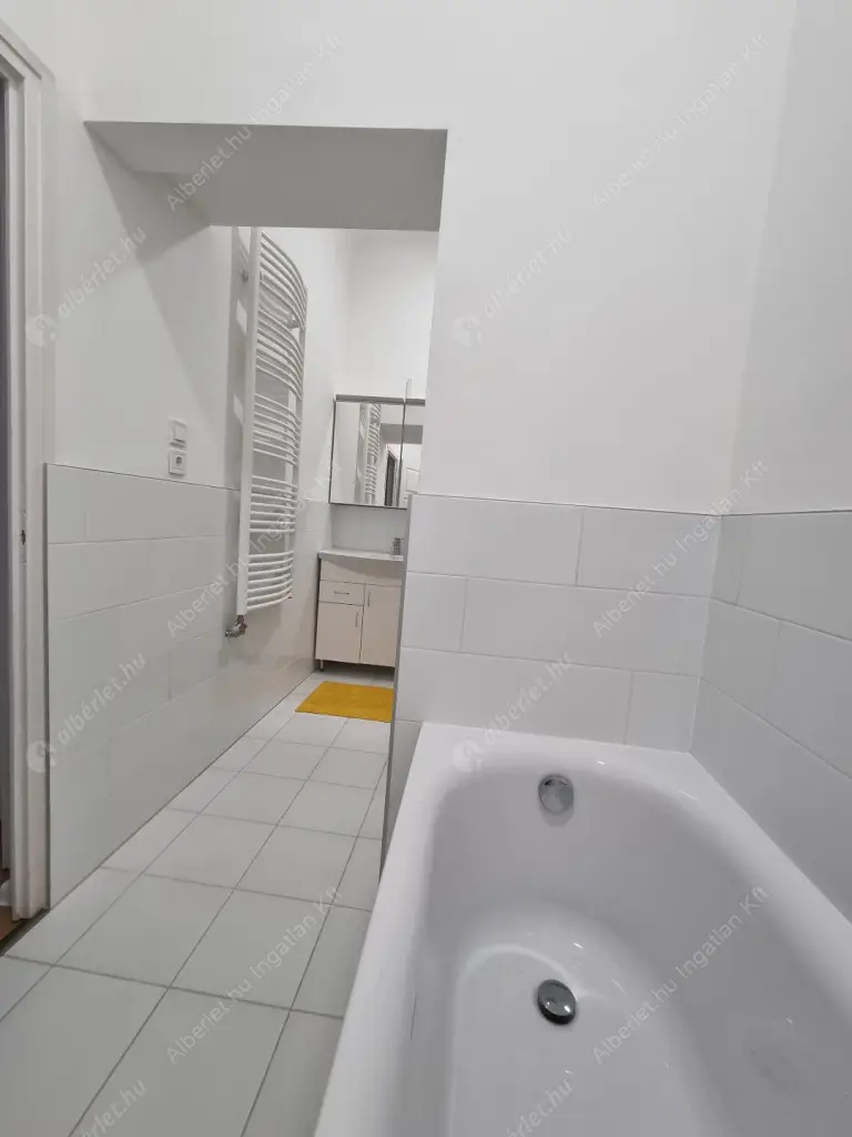 Kiadó albérlet 395000 Ft/hó áron: Budapest, VIII. kerület  Vajda Péter utca. Mérete: 94 nm, 3 szobás | Alberlet.hu - 6554430