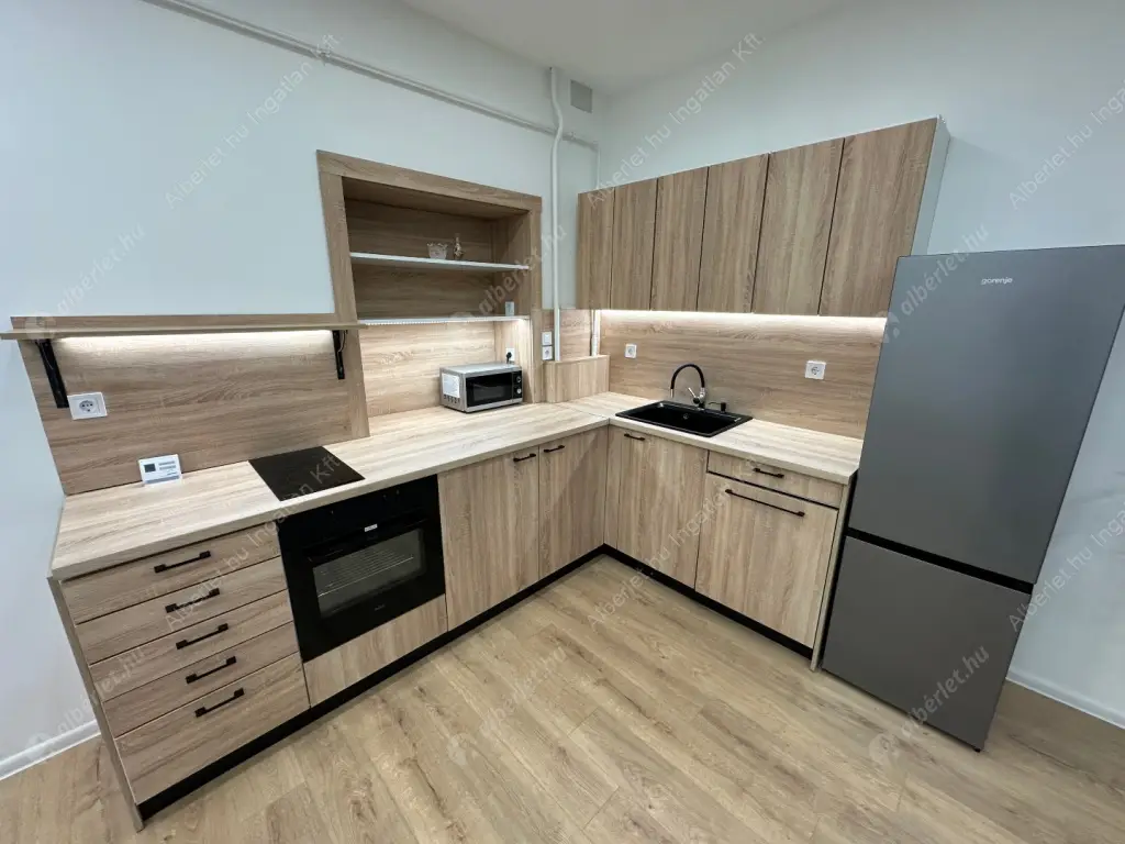 Kiadó albérlet 370000 Ft/hó áron: Budapest, VIII. kerület  Vajda Péter utca. Mérete: 94 nm, 3 szobás | Alberlet.hu - 6581053