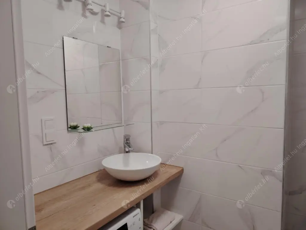 Kiadó albérlet 260000 Ft/hó áron: Budapest, VIII. kerület  Vajdahunyad utca. Mérete: 40 nm, 1 szobás | Alberlet.hu - 6554186