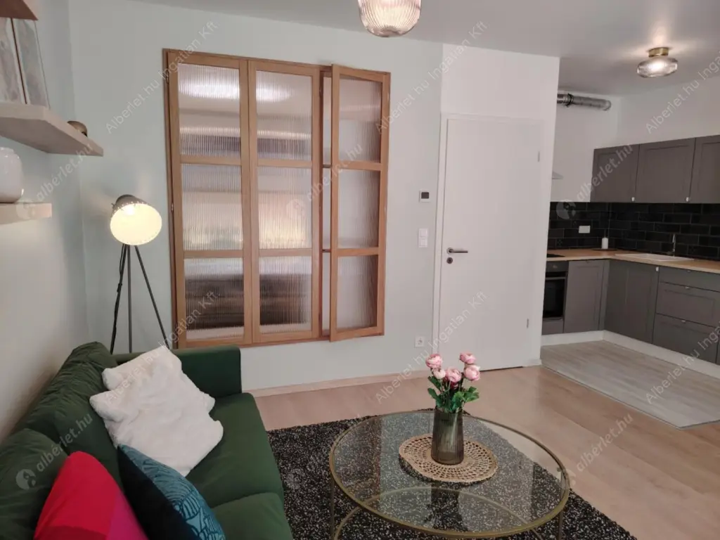 Kiadó albérlet 260000 Ft/hó áron: Budapest, VIII. kerület  Vajdahunyad utca. Mérete: 40 nm, 1 szobás | Alberlet.hu - 6554191