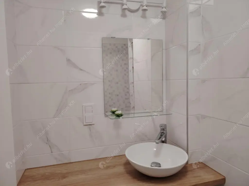 Kiadó albérlet 260000 Ft/hó áron: Budapest, VIII. kerület  Vajdahunyad utca. Mérete: 40 nm, 1 szobás | Alberlet.hu - 6554198