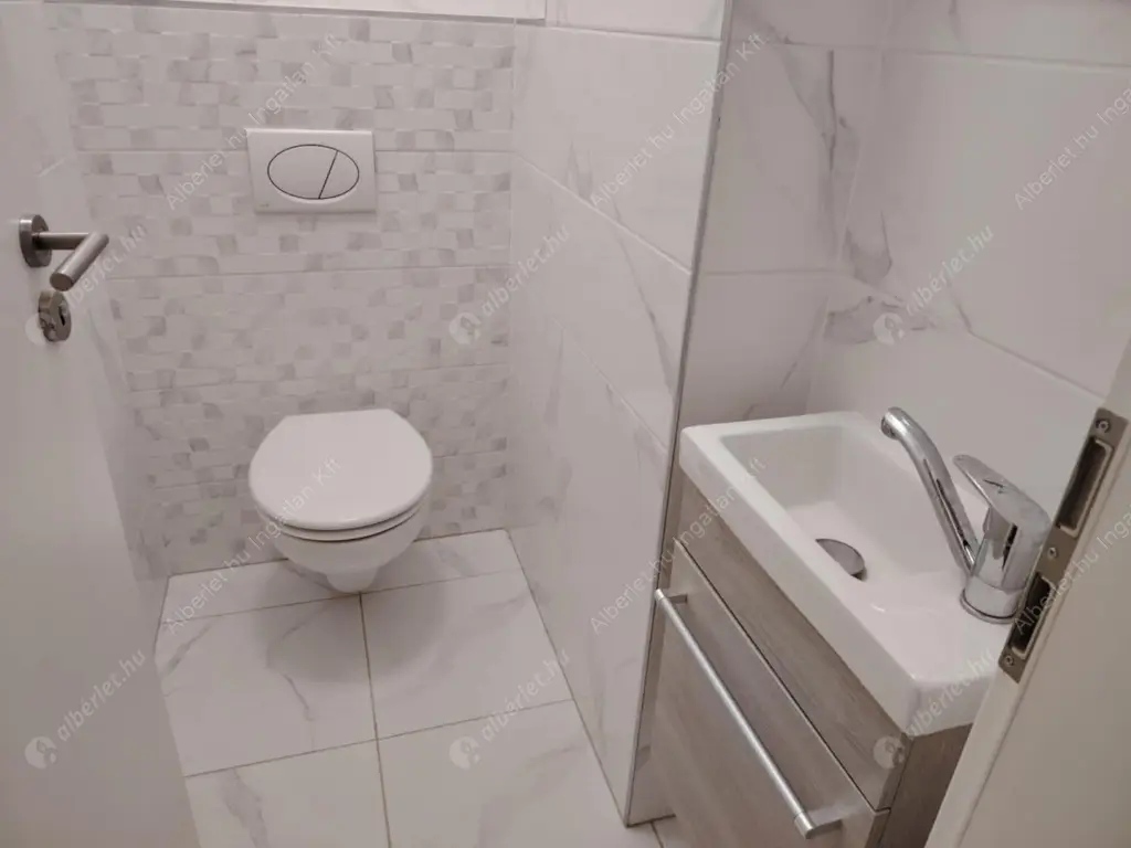 Kiadó albérlet 260000 Ft/hó áron: Budapest, VIII. kerület  Vajdahunyad utca. Mérete: 40 nm, 1 szobás | Alberlet.hu - 6554199