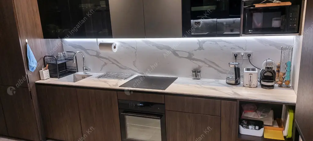 Kiadó albérlet 350000 Ft/hó áron: Budapest, VIII. kerület  Vas utca. Mérete: 74 nm, 2 szobás | Alberlet.hu - 6556278