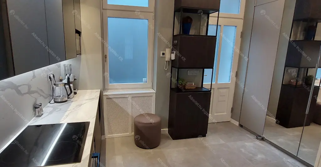 Kiadó albérlet 350000 Ft/hó áron: Budapest, VIII. kerület  Vas utca. Mérete: 74 nm, 2 szobás | Alberlet.hu - 6707625