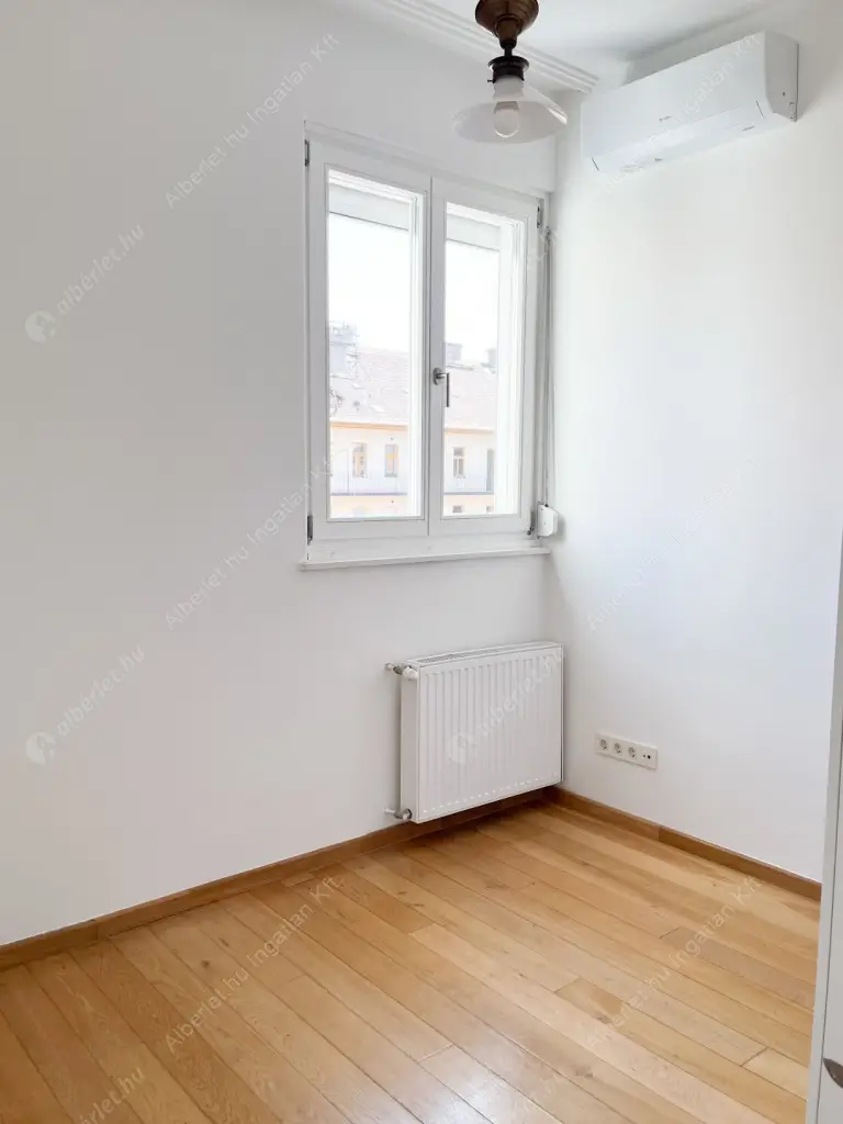 Kiadó albérlet 490000 Ft/hó áron: Budapest, VIII. kerület  Vas utca. Mérete: 93 nm, 2 szobás | Alberlet.hu - 6530186