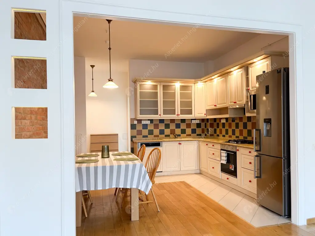 Kiadó albérlet 490000 Ft/hó áron: Budapest, VIII. kerület  Vas utca. Mérete: 93 nm, 2 szobás | Alberlet.hu - 6530187