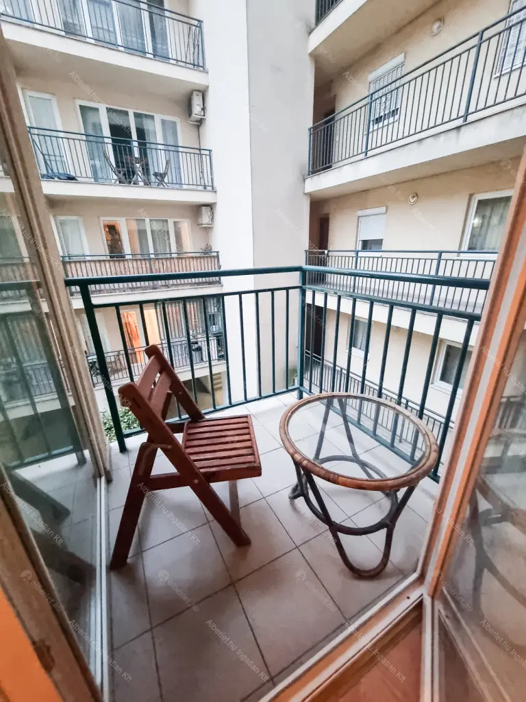 Kiadó albérlet 220000 Ft/hó áron: Budapest, VIII. kerület  Víg utca. Mérete: 52 nm, 1 szobás | Alberlet.hu - 6648109