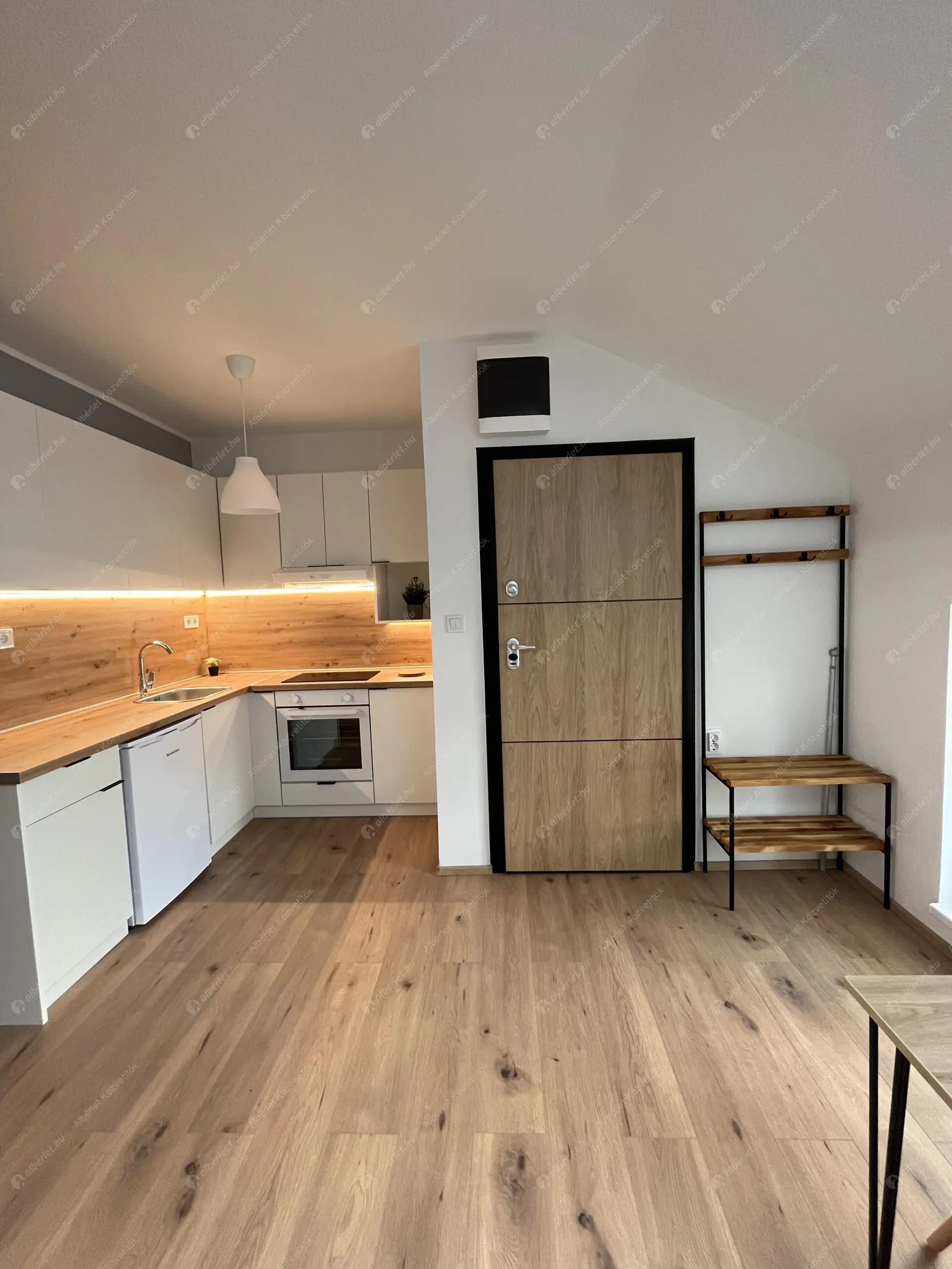 Kiadó albérlet 185000 Ft/hó áron: Budapest, X. kerület  Maglódi út. Mérete: 30 nm, 1 szobás | Alberlet.hu - 6570351