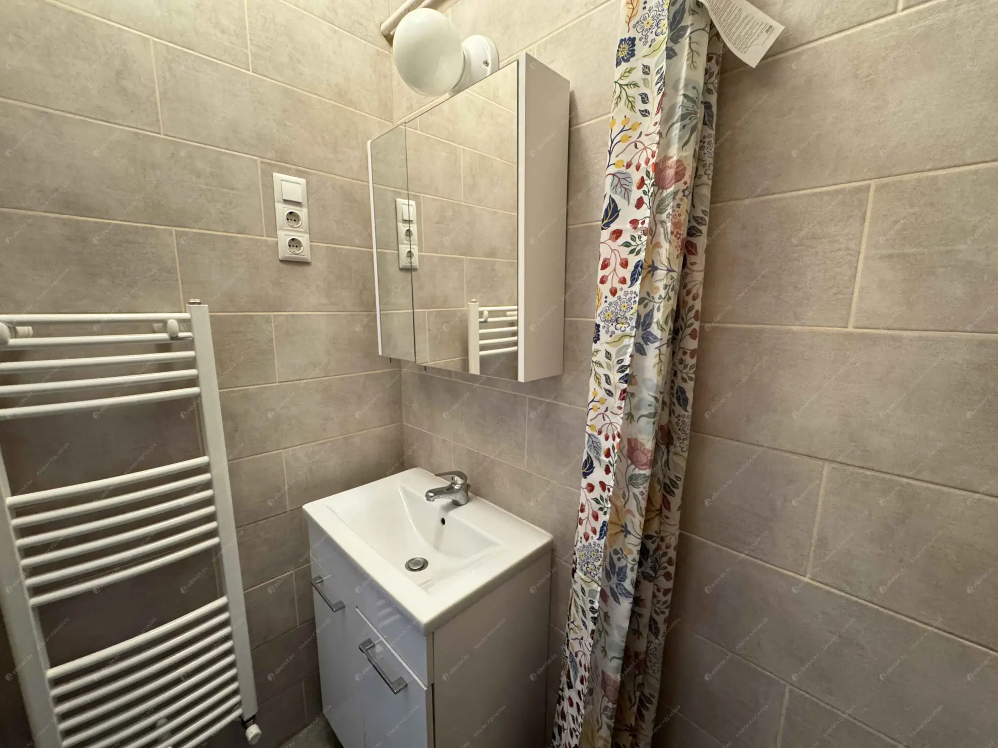 Kiadó albérlet 190000 Ft/hó áron: Budapest, X. kerület  Salgótarjáni út. Mérete: 39 nm, 1 szobás | Alberlet.hu - 6597590