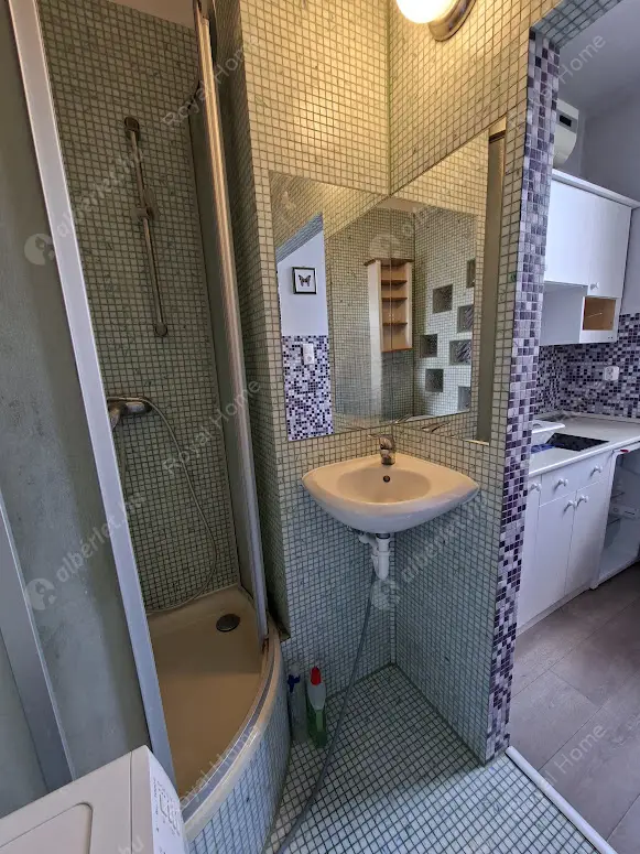 Kiadó albérlet 185000 Ft/hó áron: Budapest, X. kerület  Szőlőhegy utca. Mérete: 27 nm, 1 szobás | Alberlet.hu - 6605514