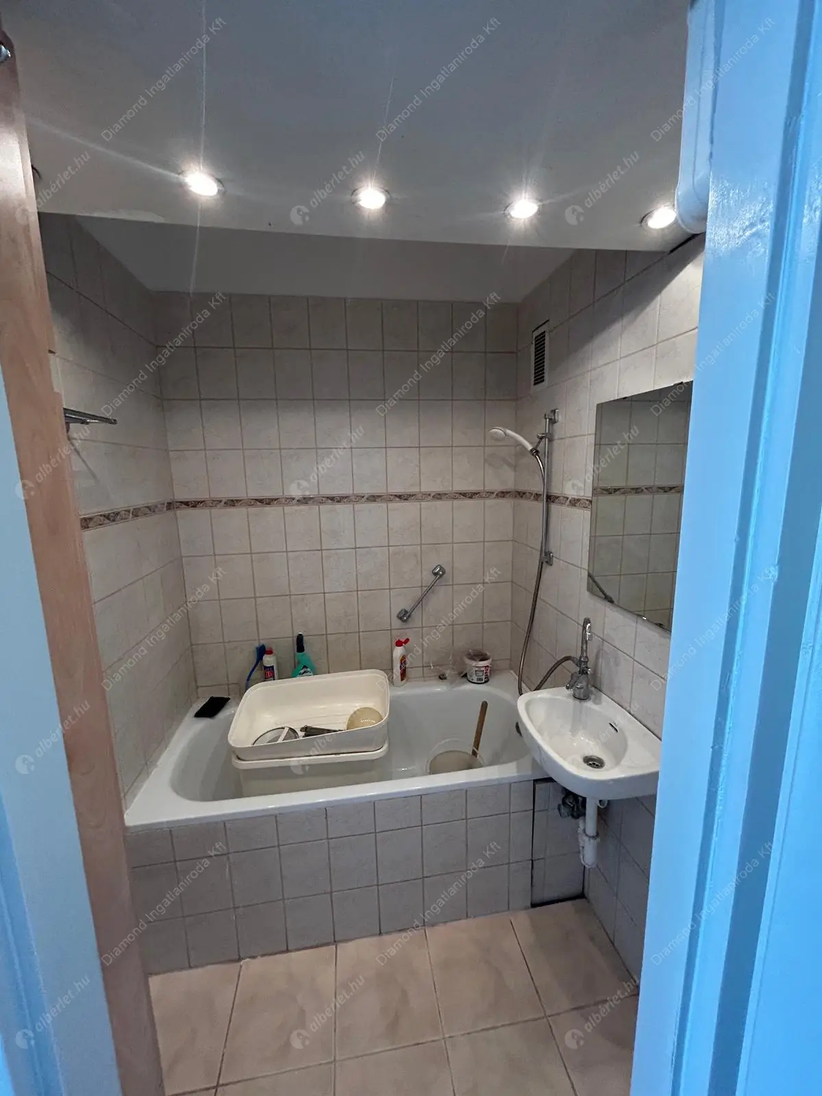 Kiadó albérlet 275000 Ft/hó áron: Budapest, XI. kerület  Allende park. Mérete: 65 nm, 3 szobás | Alberlet.hu - 6552690