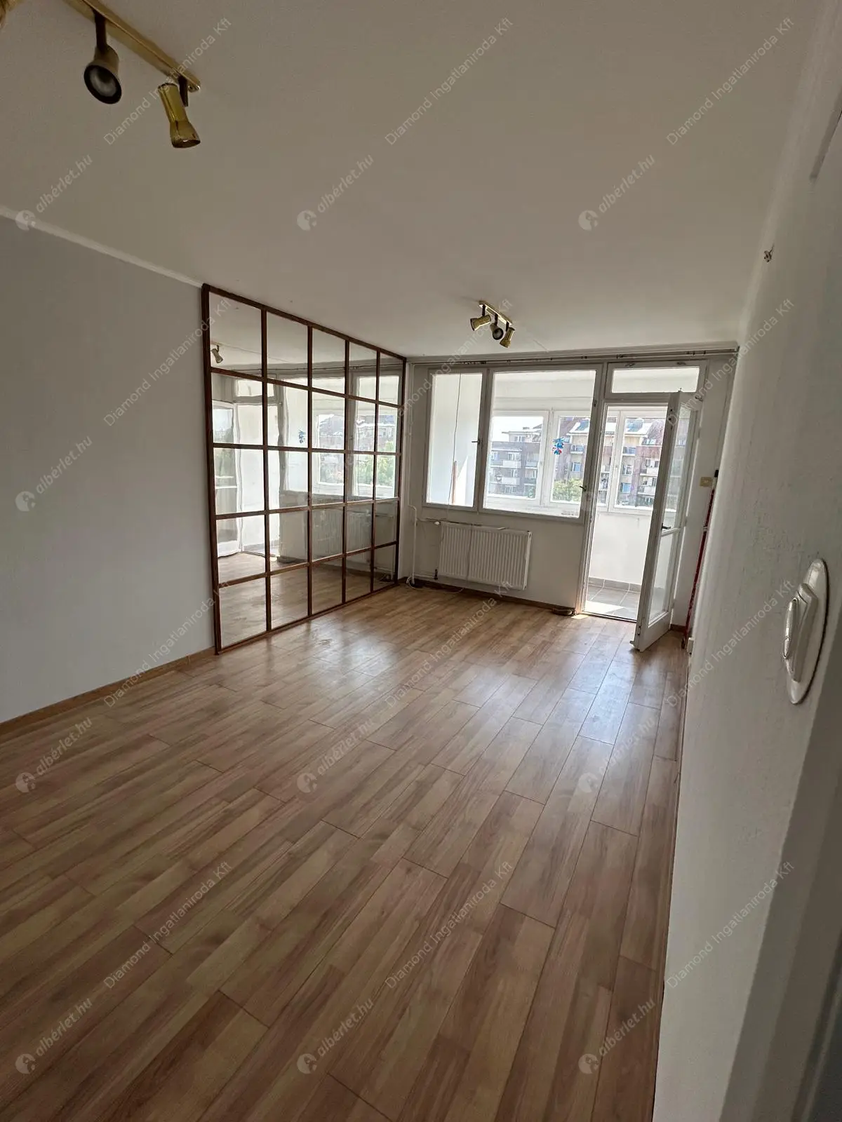 Kiadó albérlet 275000 Ft/hó áron: Budapest, XI. kerület  Allende park. Mérete: 65 nm, 3 szobás | Alberlet.hu - 6552703