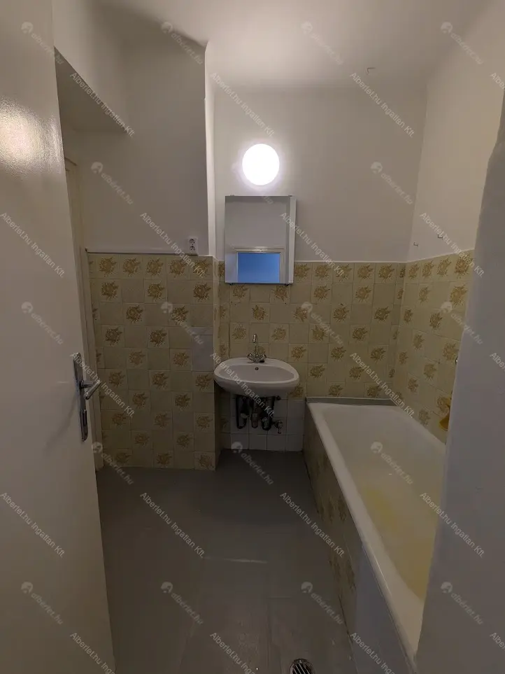 Kiadó albérlet 265000 Ft/hó áron: Budapest, XI. kerület  Baranyai tér. Mérete: 55 nm, 2 szobás | Alberlet.hu - 6698976