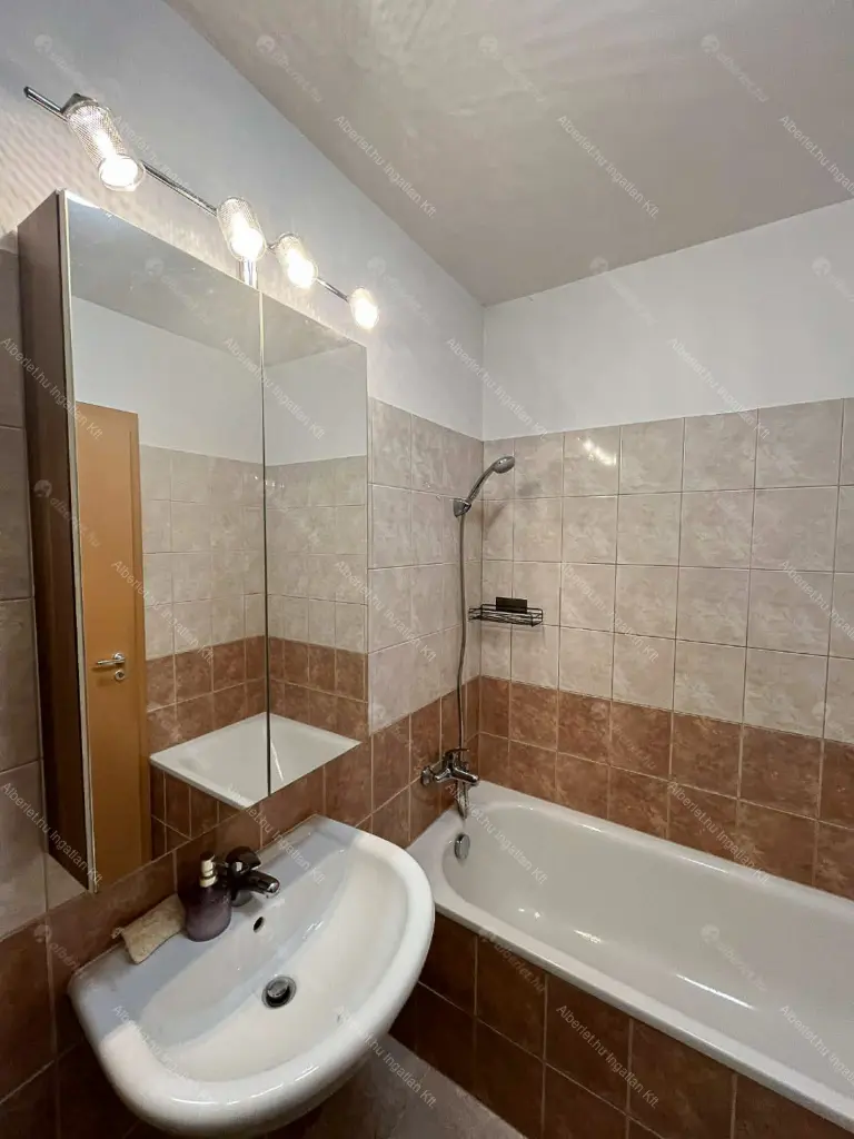 Kiadó albérlet 220000 Ft/hó áron: Budapest, XI. kerület  Bartók Béla út. Mérete: 34 nm, 1 szobás | Alberlet.hu - 6701646