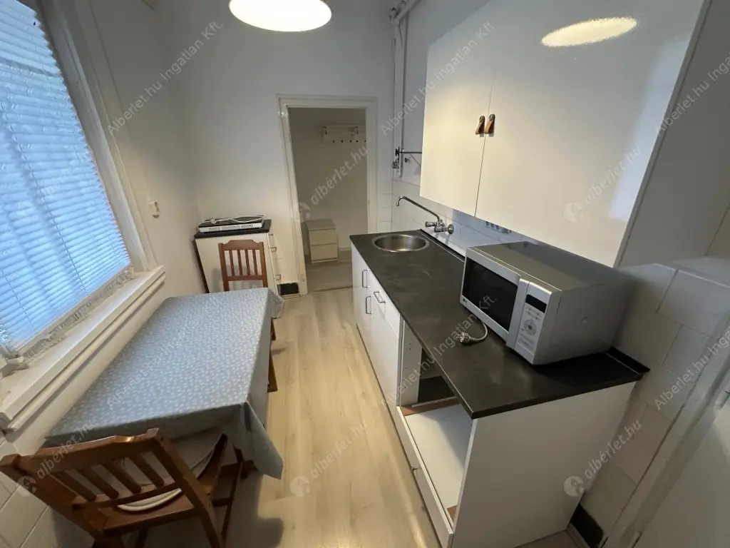 Kiadó albérlet 260000 Ft/hó áron: Budapest, XI. kerület  Bartók Béla út. Mérete: 45 nm, 1 szobás | Alberlet.hu - 6549291