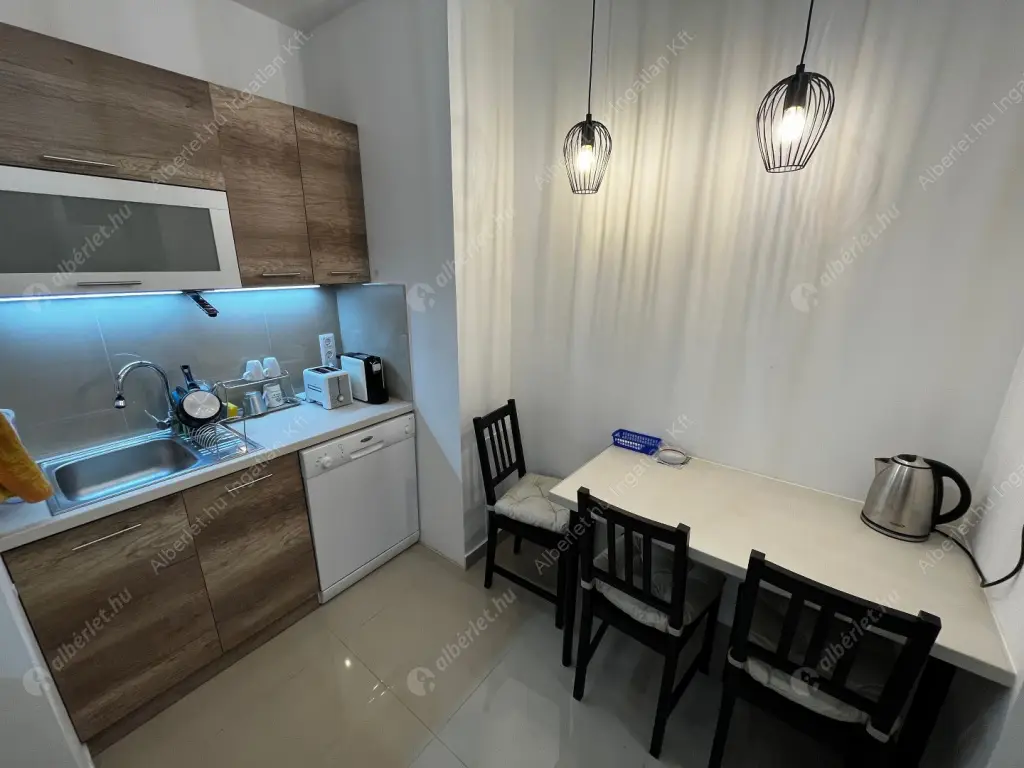 Kiadó albérlet 270000 Ft/hó áron: Budapest, XI. kerület  Bartók Béla út. Mérete: 54 nm, 2 szobás | Alberlet.hu - 6560259