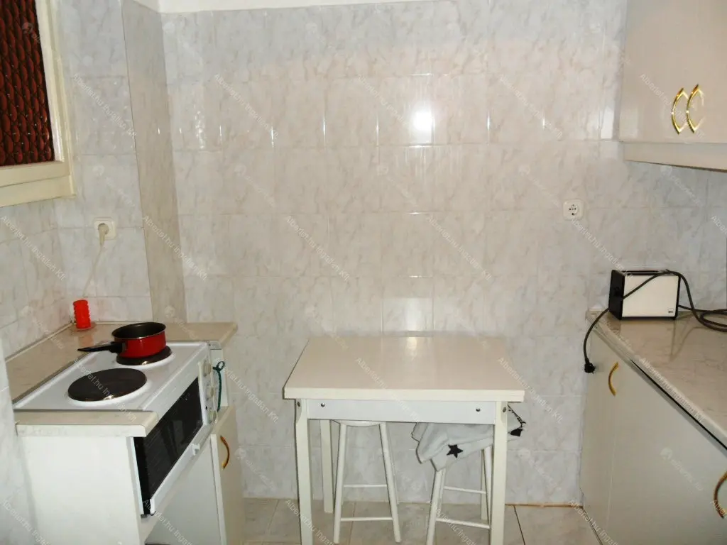 Kiadó albérlet 290000 Ft/hó áron: Budapest, XI. kerület  Bartók Béla út. Mérete: 64 nm, 2 szobás | Alberlet.hu - 6697463