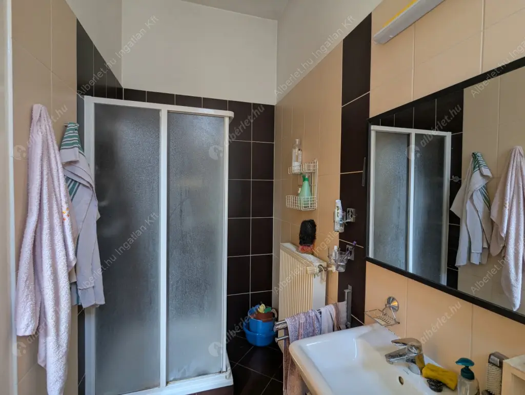 Kiadó albérlet 300000 Ft/hó áron: Budapest, XI. kerület  Bercsényi utca. Mérete: 68 nm, 2 szobás | Alberlet.hu - 6530761