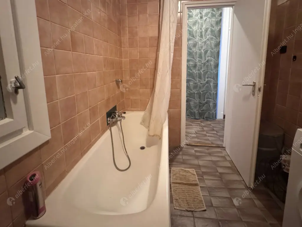 Kiadó albérlet 249000 Ft/hó áron: Budapest, XI. kerület  Bercsényi utca. Mérete: 68 nm, 3 szobás | Alberlet.hu - 6608451