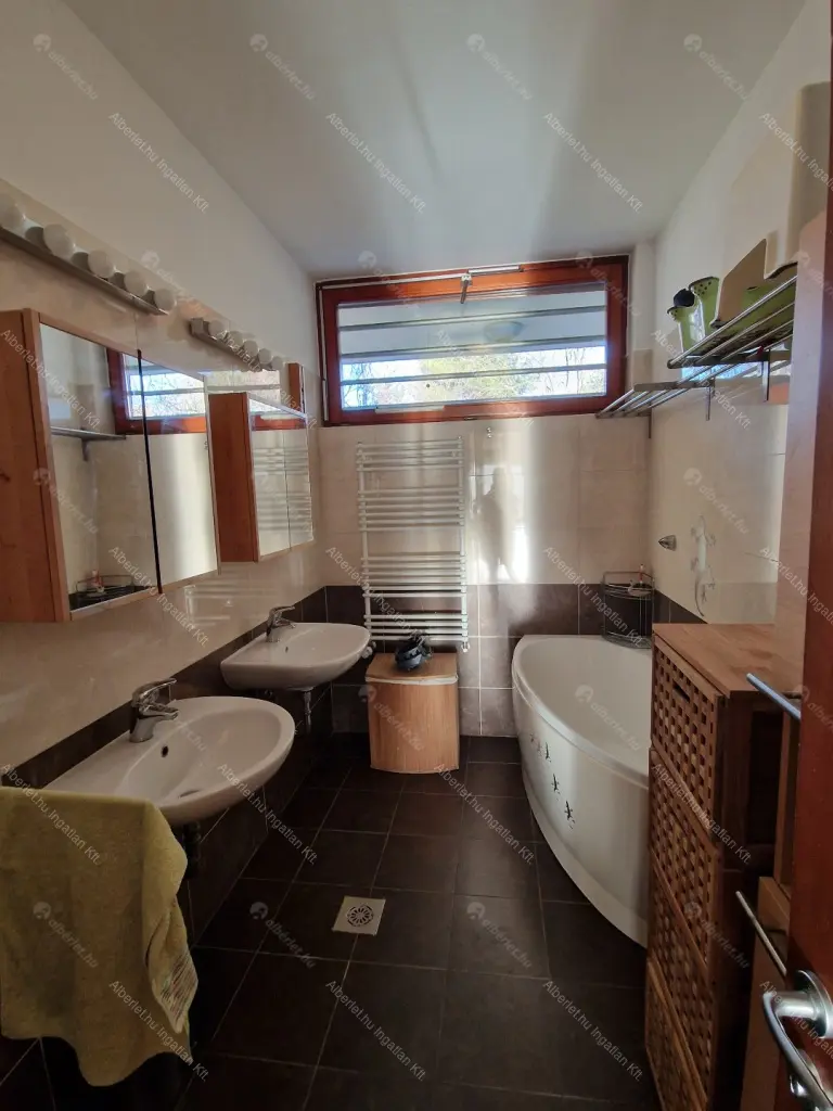 Kiadó albérlet 790000 Ft/hó áron: Budapest, XI. kerület  Beregszász út. Mérete: 124 nm, 3 szobás | Alberlet.hu - 6682472