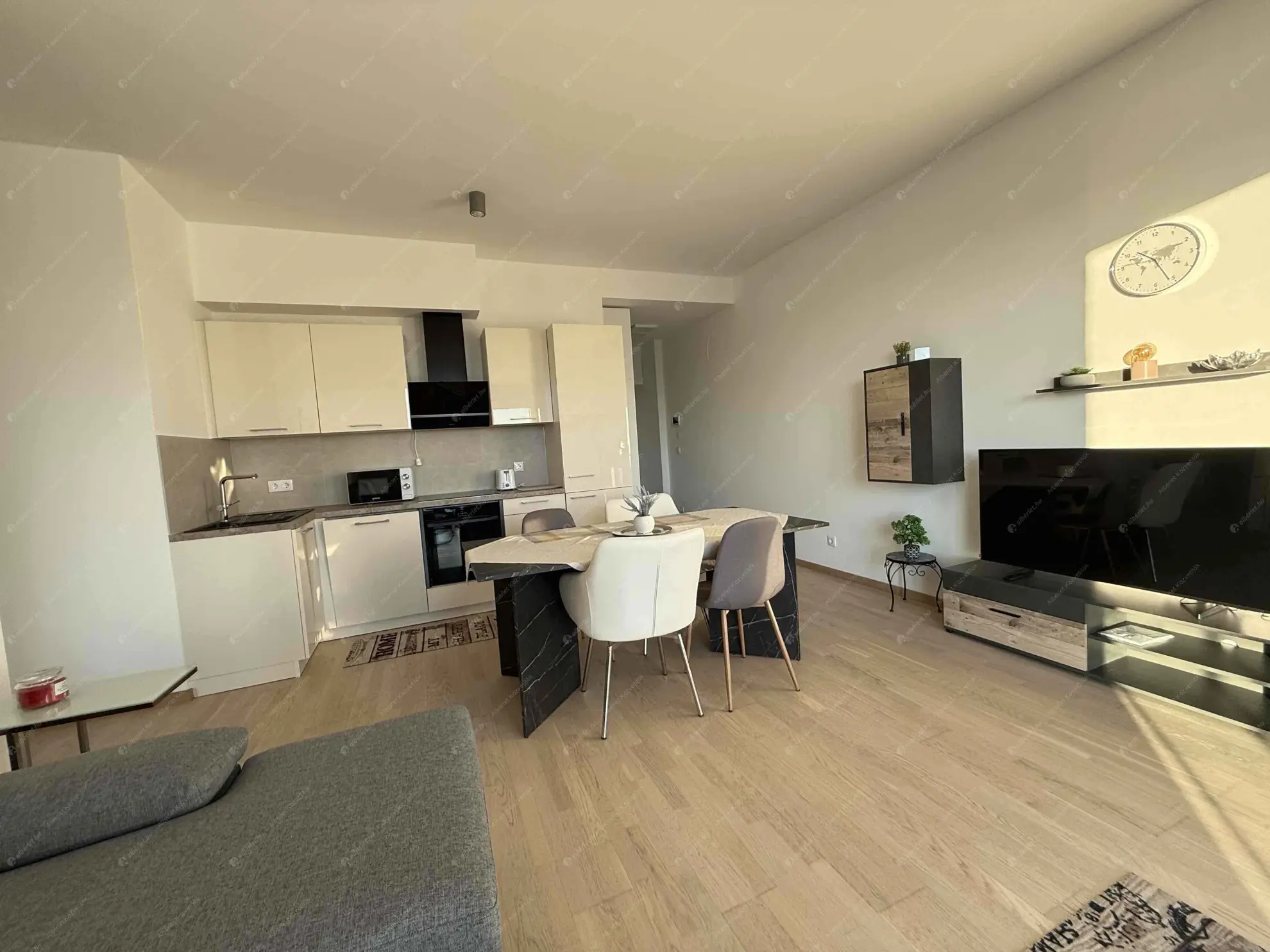 Kiadó albérlet 340000 Ft/hó áron: Budapest, XI. kerület  Bíró László József körút. Mérete: 50 nm, 2 szobás | Alberlet.hu - 6585974