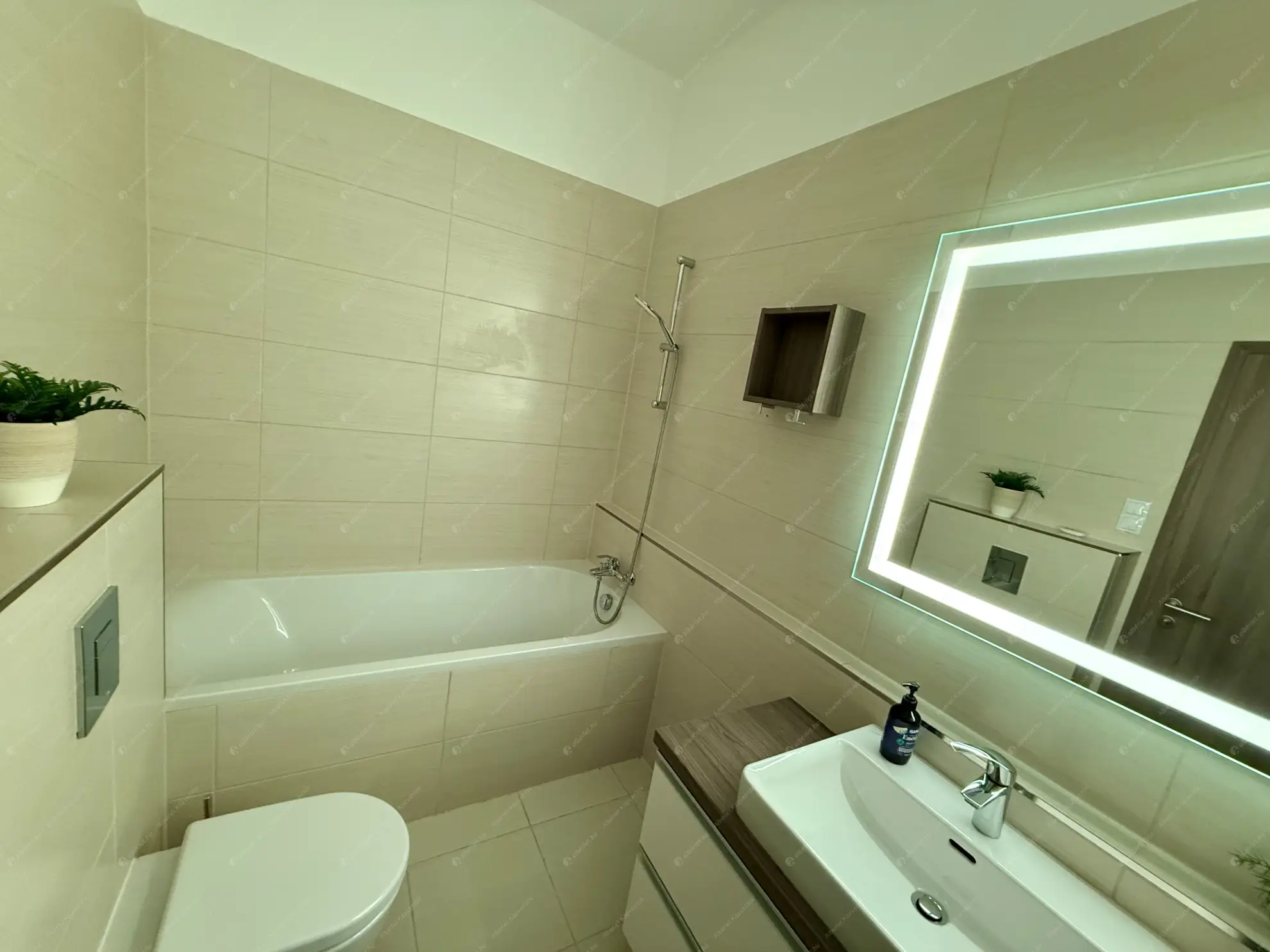 Kiadó albérlet 649000 Ft/hó áron: Budapest, XI. kerület  Bíró László József körút. Mérete: 70 nm, 3 szobás | Alberlet.hu - 6580032