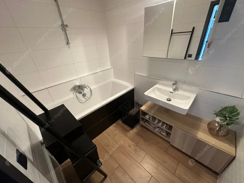 Kiadó albérlet 590000 Ft/hó áron: Budapest, XI. kerület  Bíró László József körút. Mérete: 72 nm, 3 szobás | Alberlet.hu - 6593314
