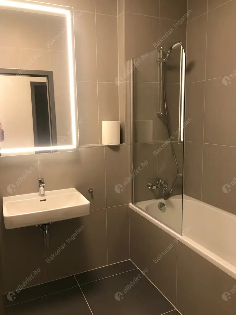 Kiadó albérlet 536000 Ft/hó áron: Budapest, XI. kerület  Bíró László József körút. Mérete: 80 nm, 3 szobás | Alberlet.hu - 5085382