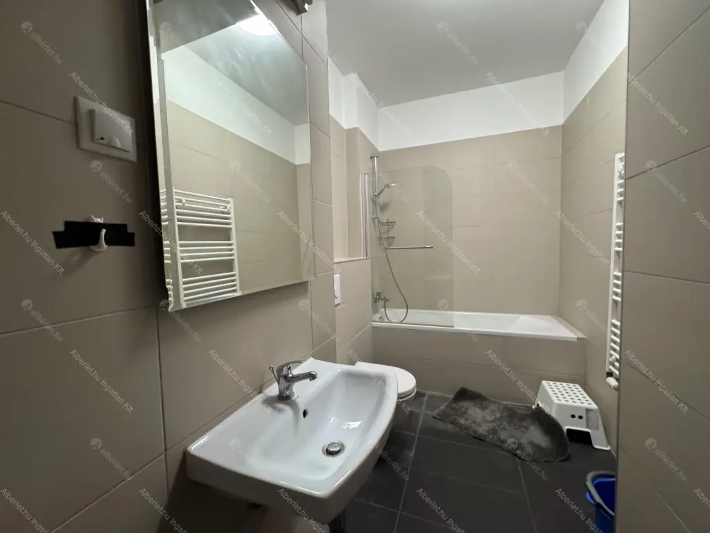 Kiadó albérlet 611000 Ft/hó áron: Budapest, XI. kerület  Bíró László József körút. Mérete: 91 nm, 4 szobás | Alberlet.hu - 6638106