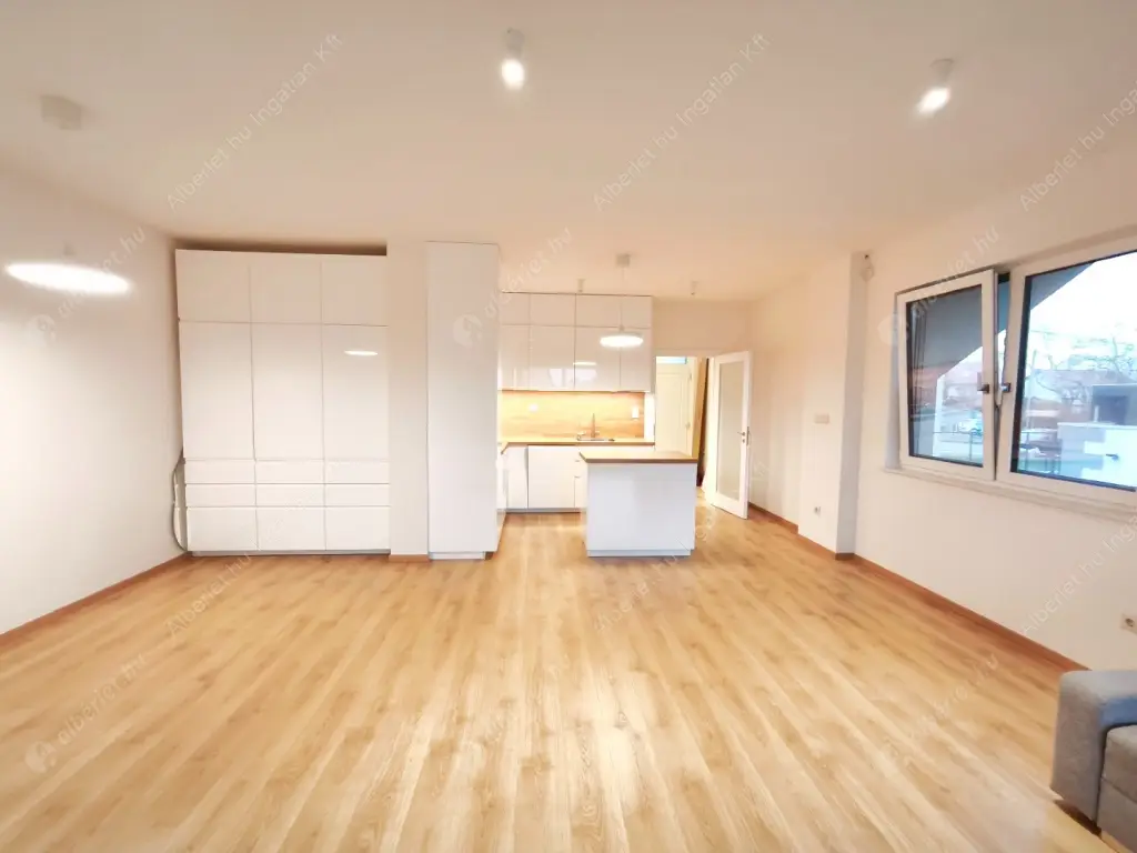 Kiadó albérlet 520000 Ft/hó áron: Budapest, XI. kerület  Brassó út. Mérete: 85 nm, 1 szobás | Alberlet.hu - 6607208