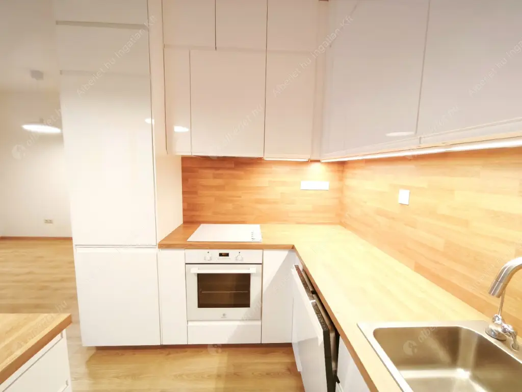 Kiadó albérlet 520000 Ft/hó áron: Budapest, XI. kerület  Brassó út. Mérete: 85 nm, 1 szobás | Alberlet.hu - 6607211