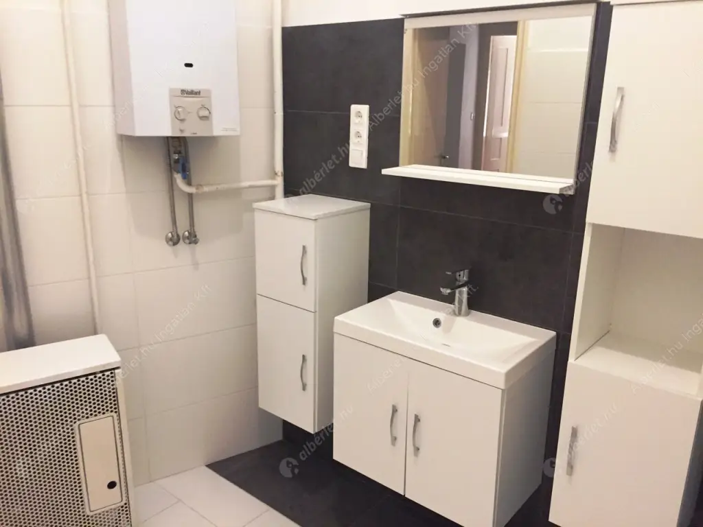 Kiadó albérlet 270000 Ft/hó áron: Budapest, XI. kerület  Budafoki út. Mérete: 74 nm, 3 szobás | Alberlet.hu - 6613894