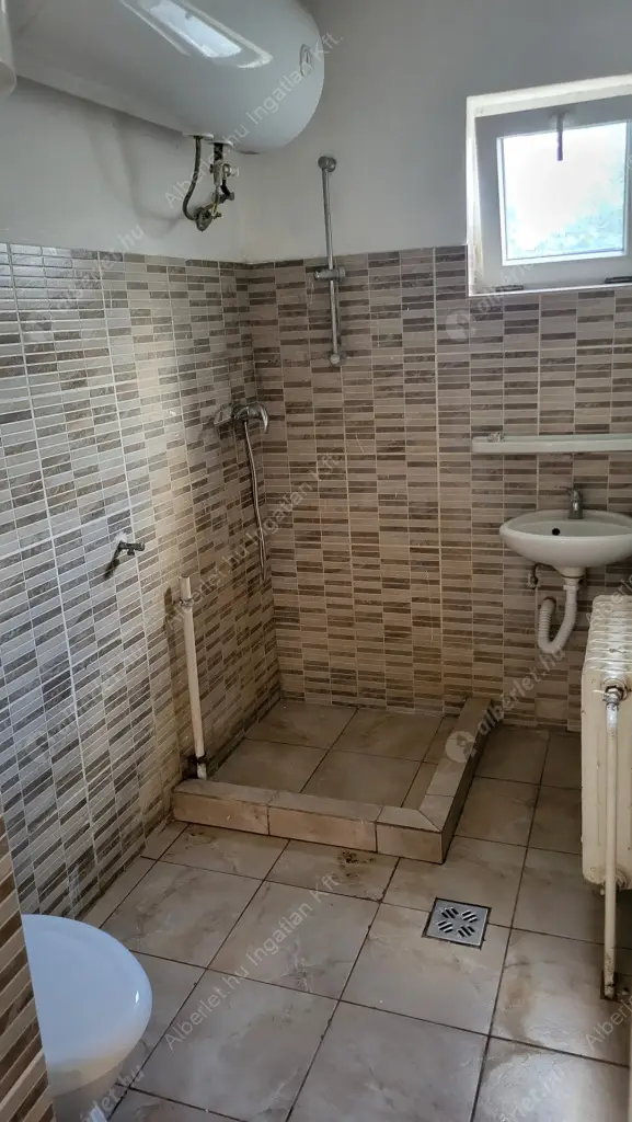 Kiadó albérlet 500000 Ft/hó áron: Budapest, XI. kerület  Budaörsi út. Mérete: 140 nm, 5 szobás | Alberlet.hu - 6550814