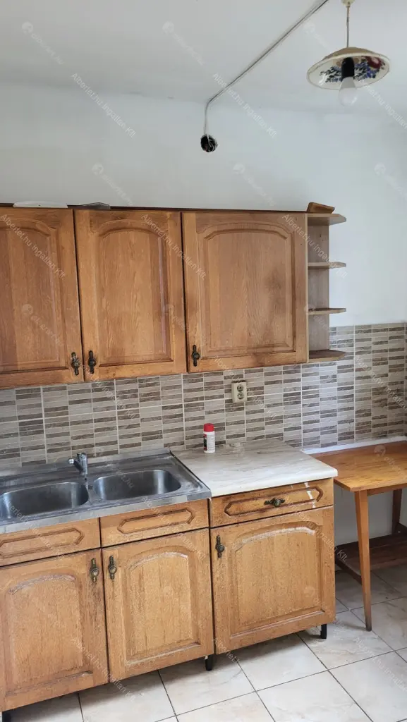 Kiadó albérlet 500000 Ft/hó áron: Budapest, XI. kerület  Budaörsi út. Mérete: 140 nm, 5 szobás | Alberlet.hu - 6675150