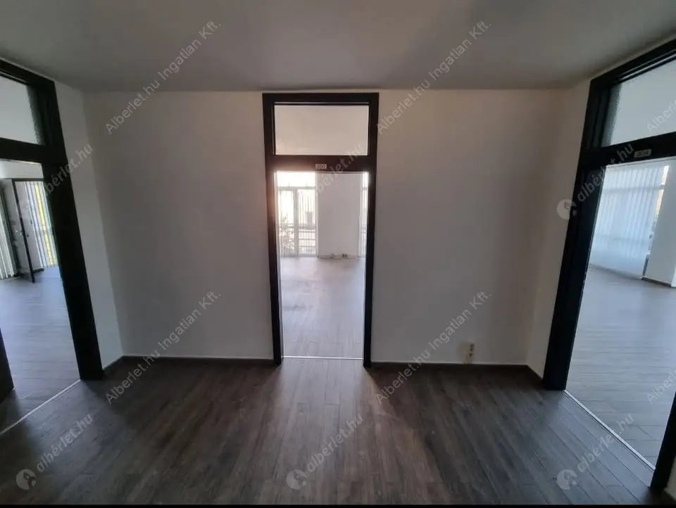Kiadó albérlet 850000 Ft/hó áron: Budapest, XI. kerület  Budaörsi út. Mérete: 177 nm, 7 szobás | Alberlet.hu - 6638785