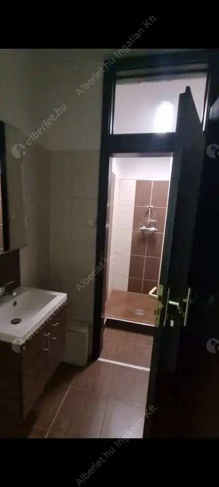 Kiadó albérlet 850000 Ft/hó áron: Budapest, XI. kerület  Budaörsi út. Mérete: 177 nm, 7 szobás | Alberlet.hu - 6638789