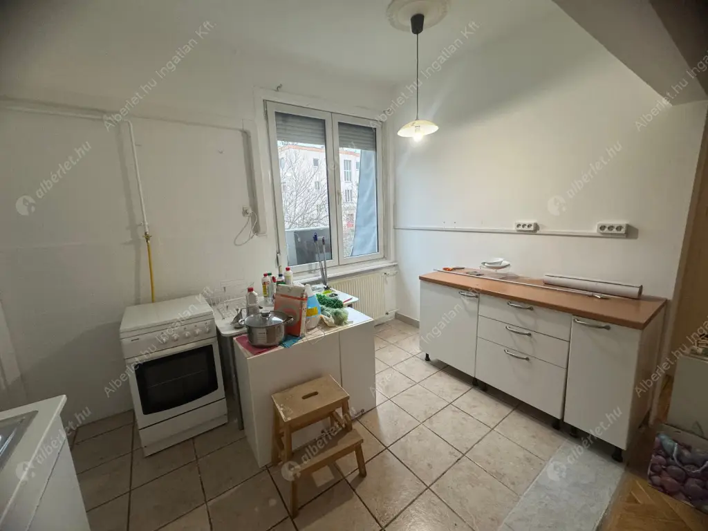 Kiadó albérlet 270000 Ft/hó áron: Budapest, XI. kerület  Budaörsi út. Mérete: 92 nm, 4 szobás | Alberlet.hu - 6598630