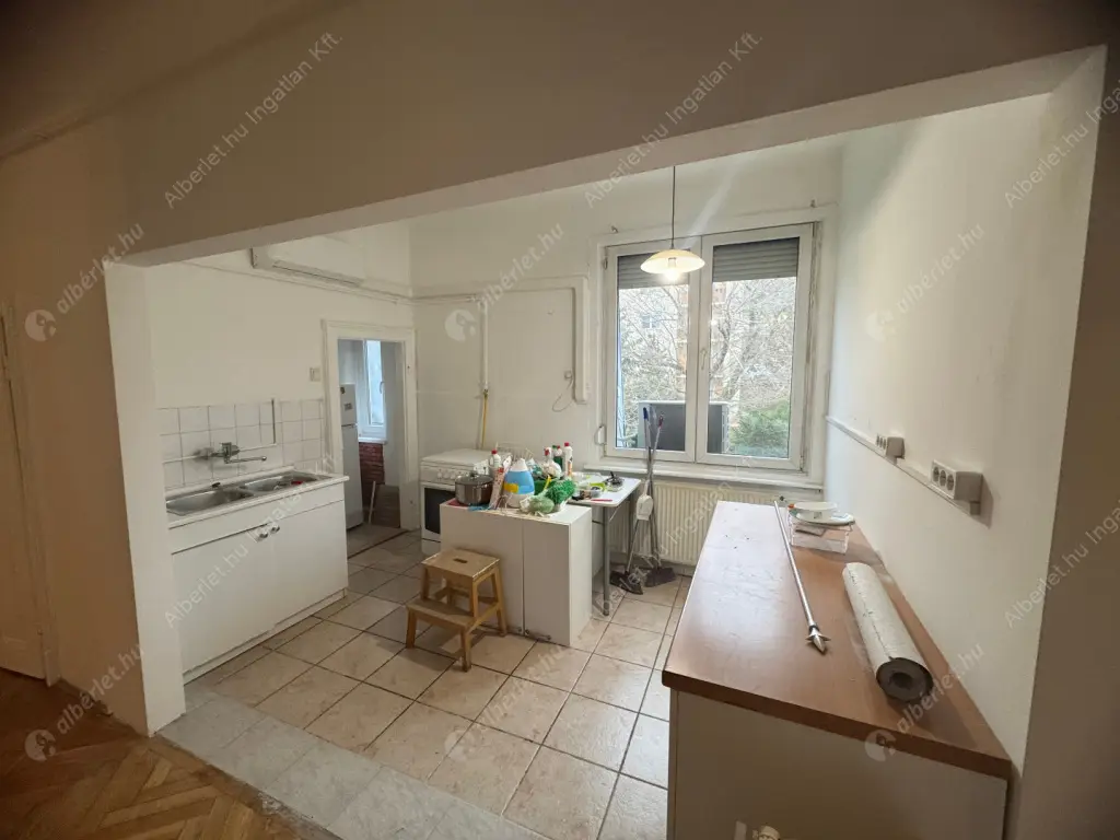 Kiadó albérlet 270000 Ft/hó áron: Budapest, XI. kerület  Budaörsi út. Mérete: 92 nm, 4 szobás | Alberlet.hu - 6628899