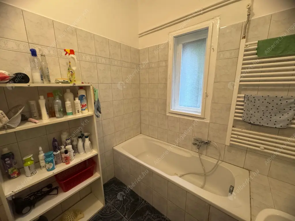 Kiadó albérlet 270000 Ft/hó áron: Budapest, XI. kerület  Budaörsi út. Mérete: 92 nm, 4 szobás | Alberlet.hu - 6628914