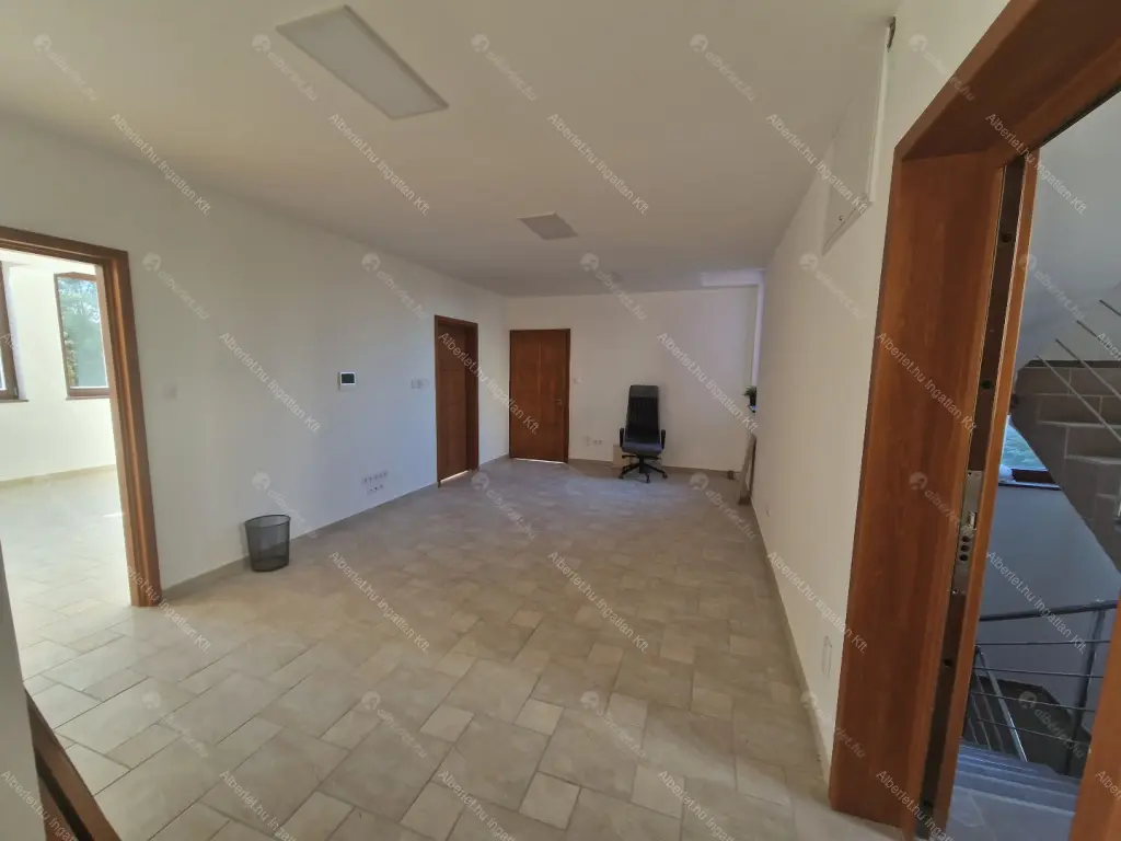 Kiadó albérlet 572000 Ft/hó áron: Budapest, XI. kerület  Csárda utca. Mérete: 162 nm, 4 szobás | Alberlet.hu - 6664273