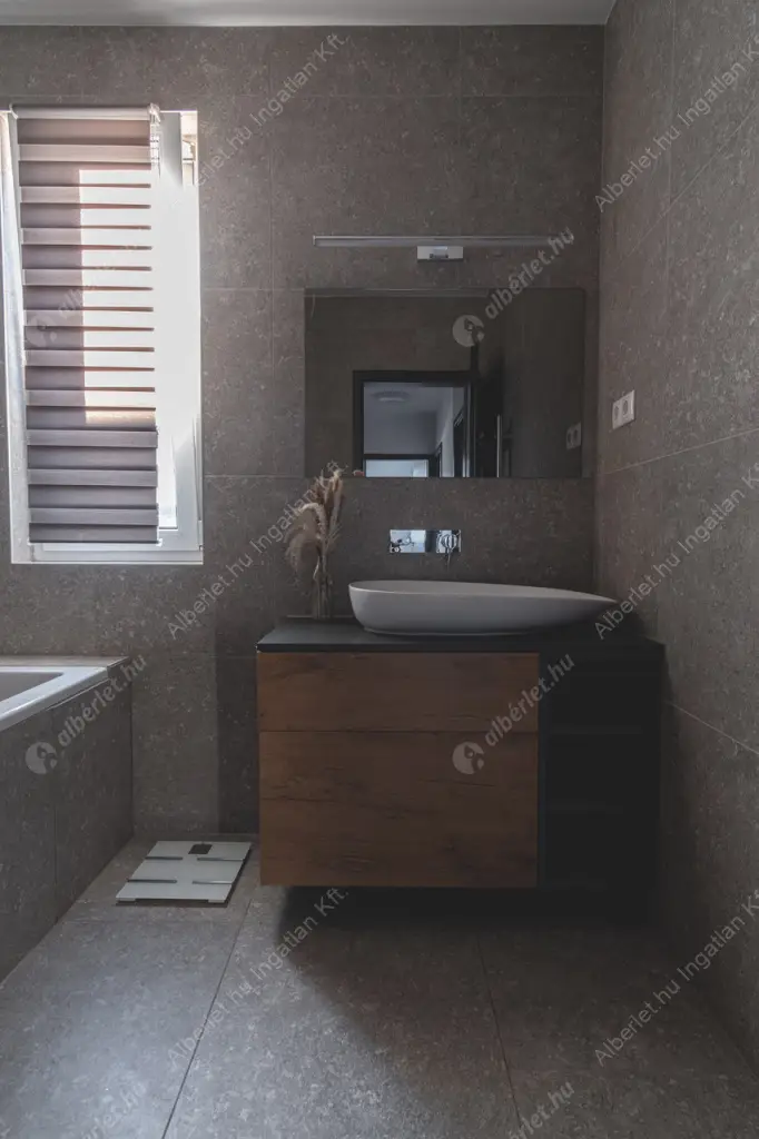 Kiadó albérlet 650000 Ft/hó áron: Budapest, XI. kerület  Csonttollú  utca . Mérete: 93 nm, 2 szobás | Alberlet.hu - 6580957