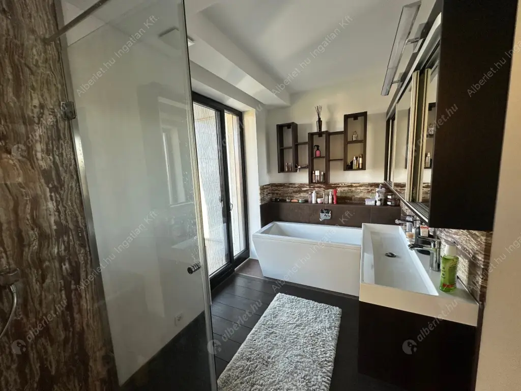 Kiadó albérlet 1950000 Ft/hó áron: Budapest, XI. kerület  Dayka Gábor utca. Mérete: 220 nm, 5 szobás | Alberlet.hu - 6576206